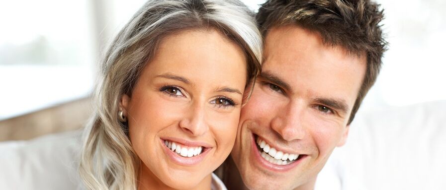 femme et homme avec une bonne vue après restauration